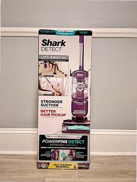 Shark Detect Lift-Away ADV Upright Vacuum LA490 Mauve