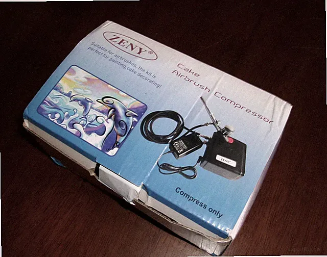 Zeny Mini Air Brush Compressor 12V. 25 PSI.